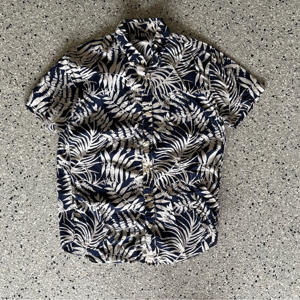 J. Crew Men’s Navy and White Tropical Print Short Sleeve Button-Down Shirt